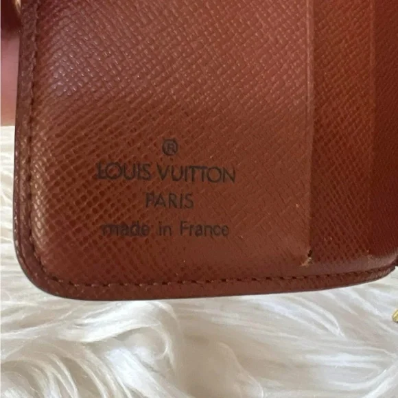 Louis Vuitton Monogram Wallet - Picture 4 of 16